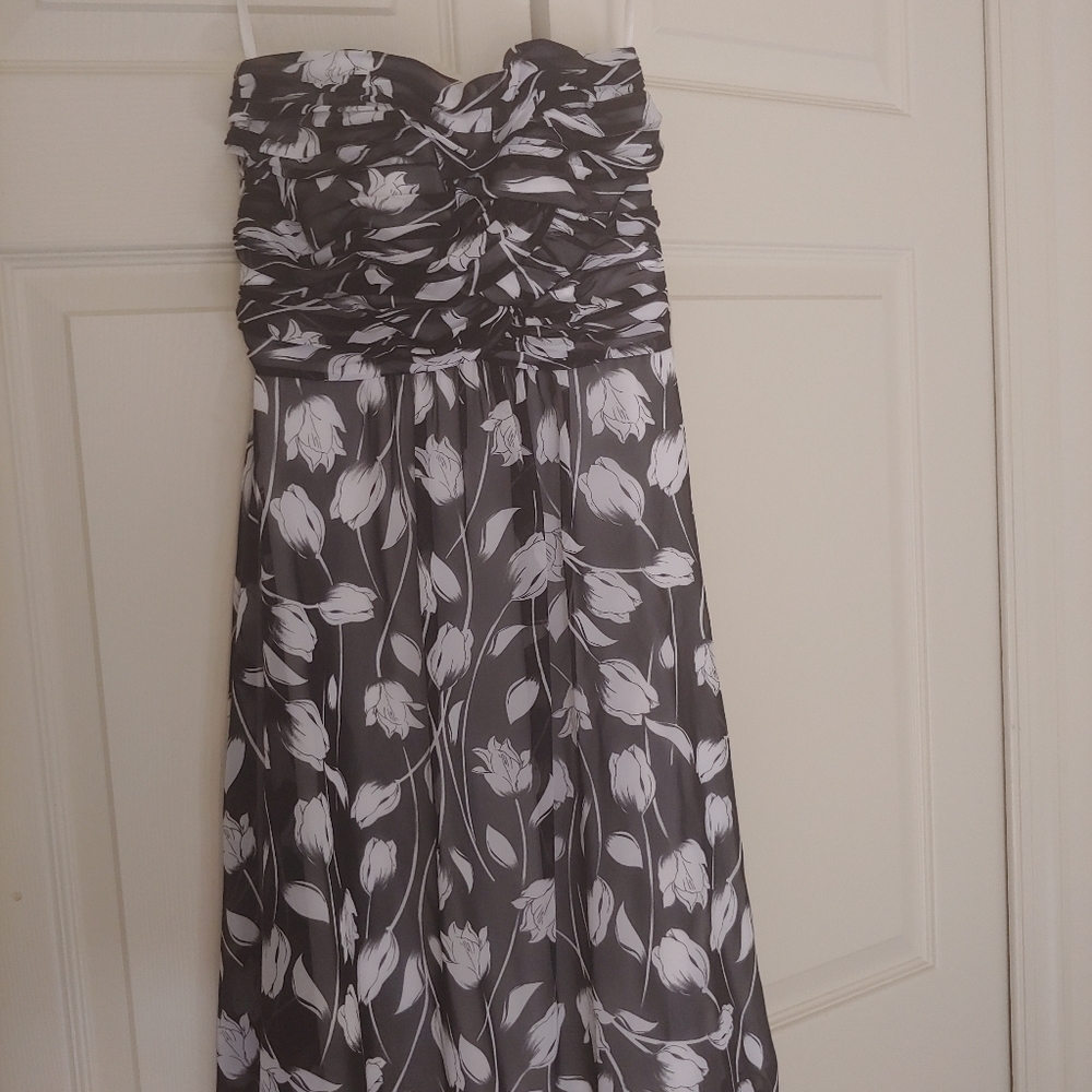 EUC Strapless floral cocktail dress